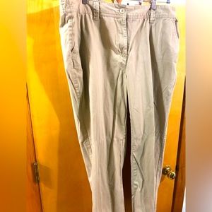 Women’s size 20 khaki pants. $10 for one pair or 2 for $15. See other listing